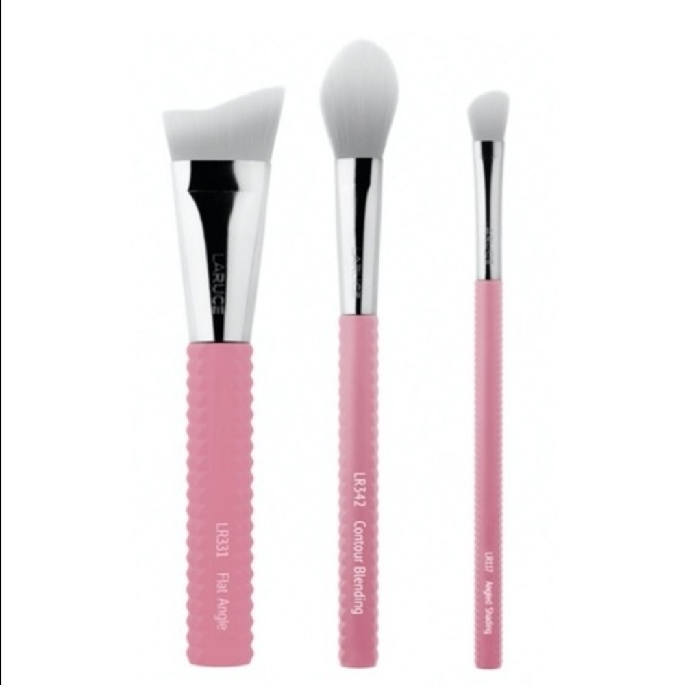 🌸LARUCE BEAUTY 3 Piece Contour Brush Set with @servicedbye Limited Edition🌸